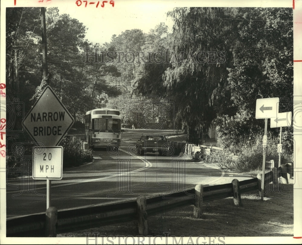 1980 Road signs on winding Memorial Drive Bridge, Houston - Historic Images