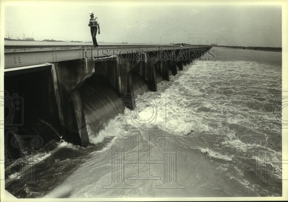 1983 Floodgates at Bonnet Carre Spillway on the Mississippi River - Historic Images