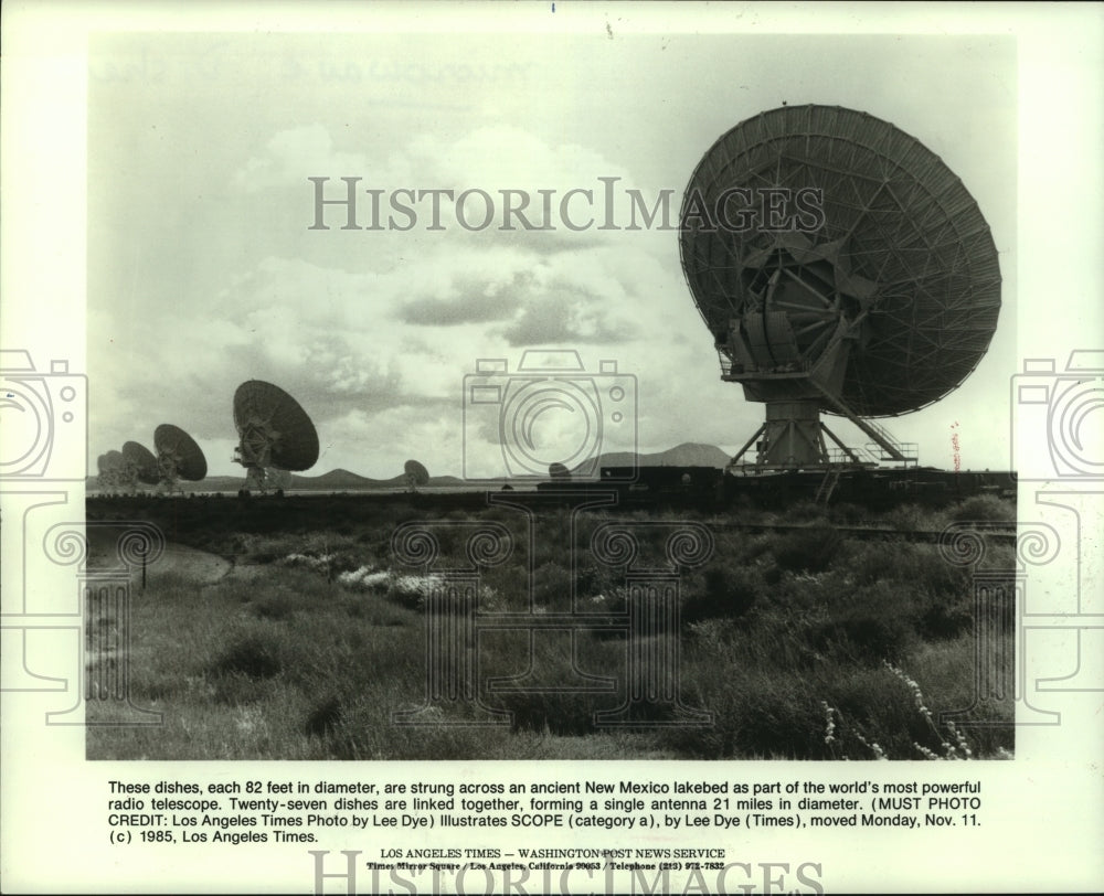 1985 String of Microwave dishes form a single Radio telescope, NM - Historic Images