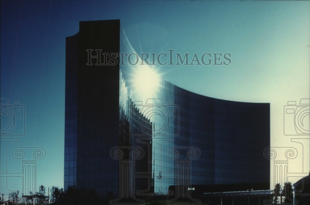 1994 DHL Airway leases space in One Commerce Green in Houston, TX - Historic Images