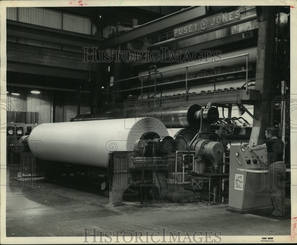 1962 Newsprint paper being manufactured-Historic Images