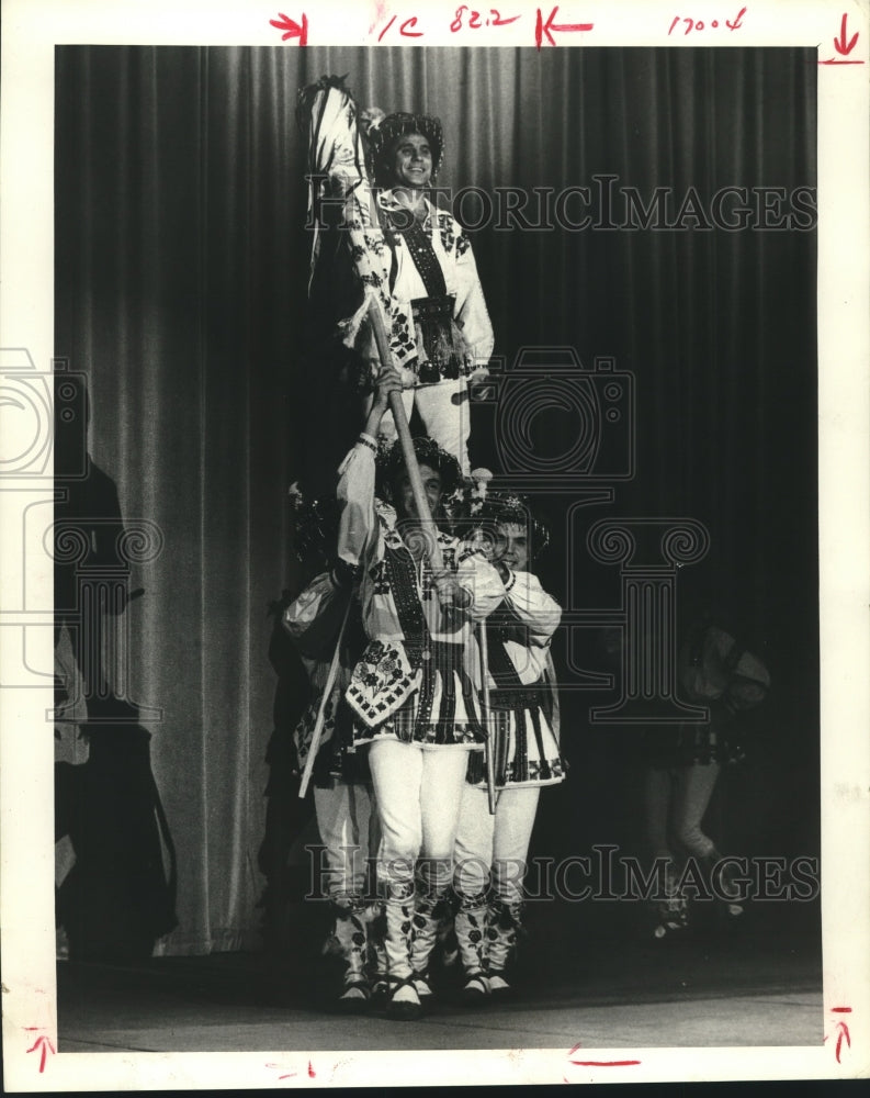 1968 Romanian Folk Ballet troupe performs Calushari Dance - Historic Images