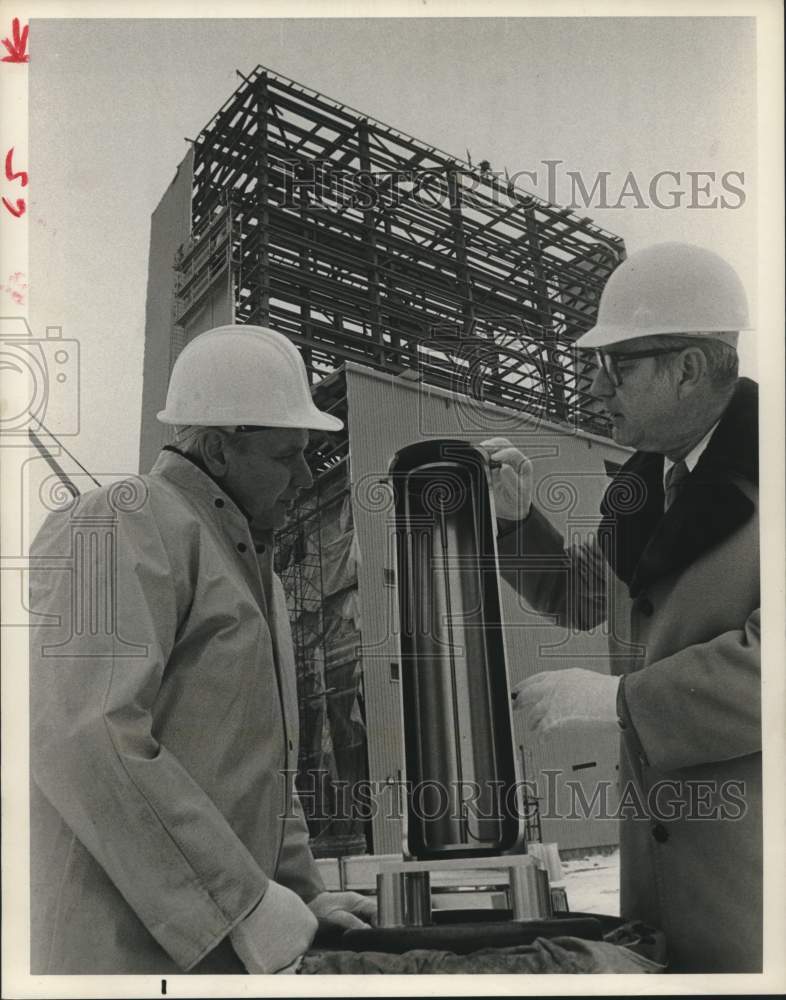 1981 Goodyear Aerospace Corporation Engineers Examine Centrifuge - Historic Images