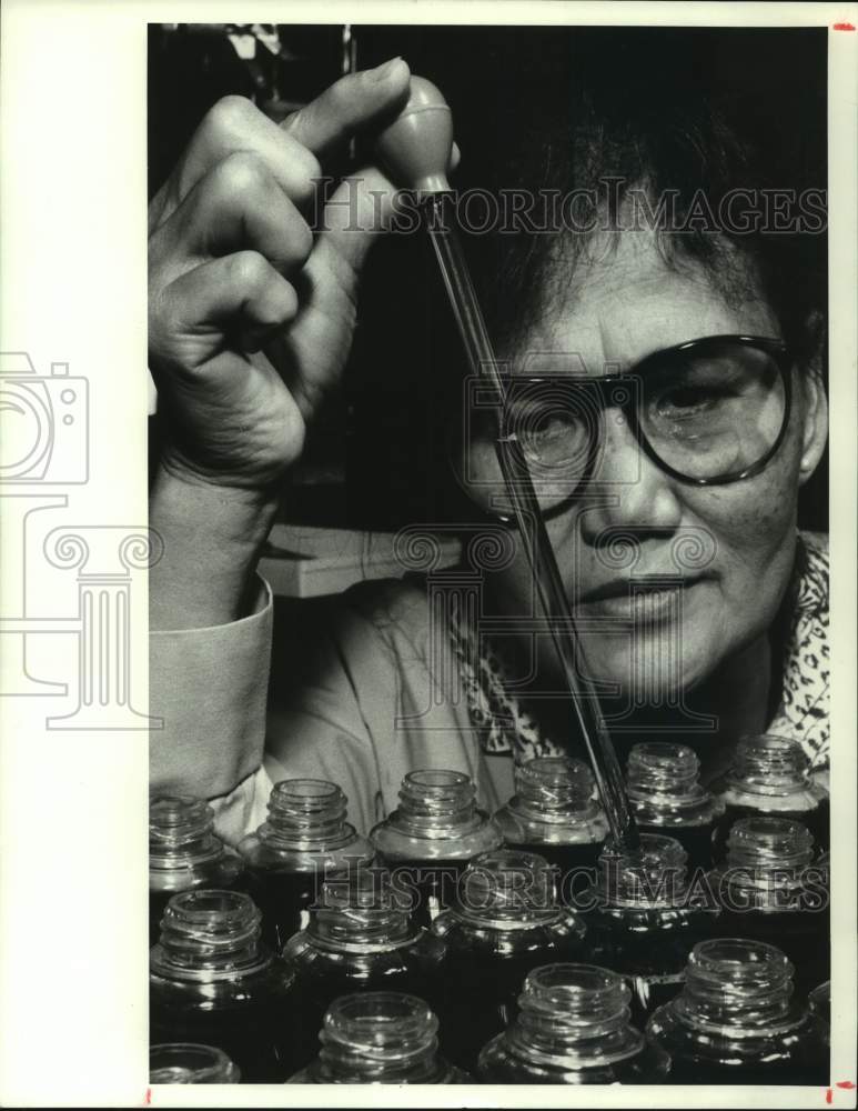 1991 Simple Green technician Lourdes Orbon samples Simple Green - Historic Images