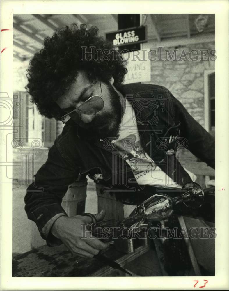 1978 Press Photo Glass blower David Traub at San Antonio Southwest Craft Center - Historic Images