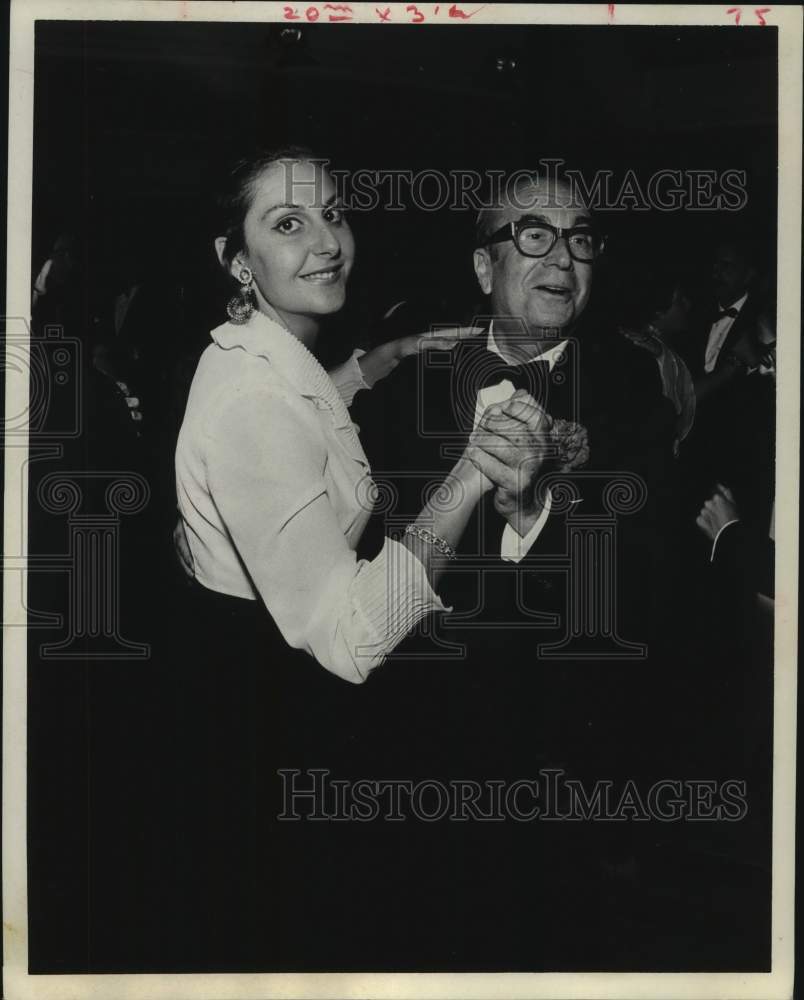 1969 Press Photo Senora Orta, Industrialist Kambouria at Spanish Ball, Houston - Historic Images