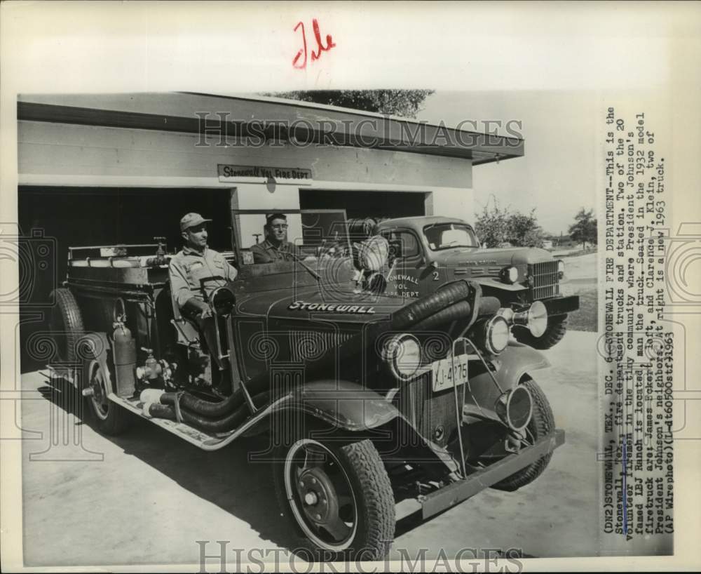 1963 Press Photo Stonewall, Texas Fire Department Trucks and Station - Historic Images