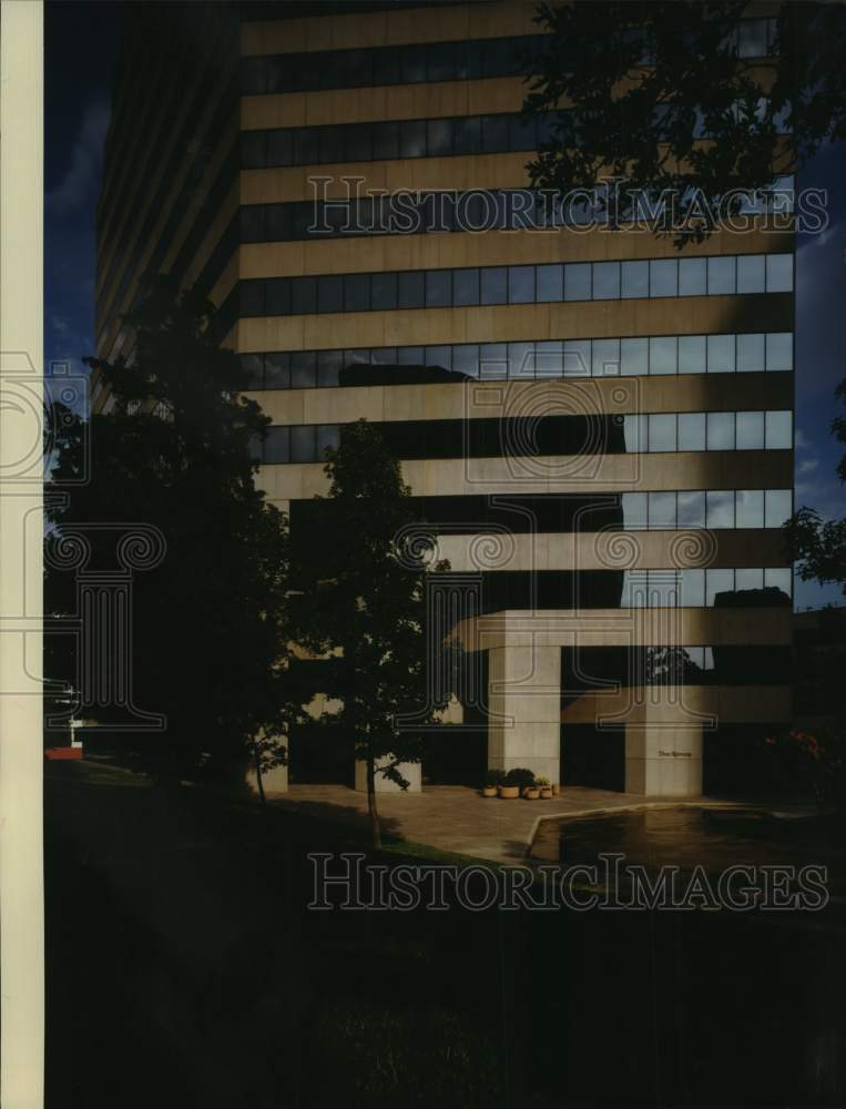1991 Press Photo Three Riverway Building in Houston, Texas - Historic Images