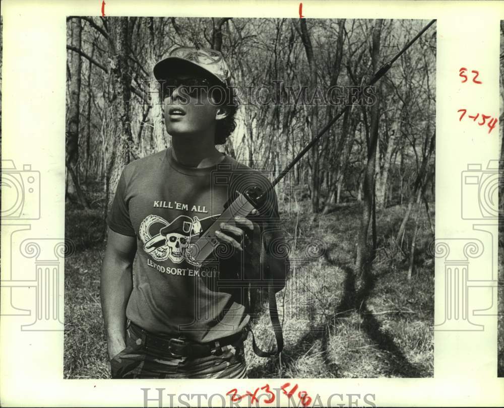 1984 Press Photo Dan Martinez, Owner of The Survival Game, in South Houston- Historic Images