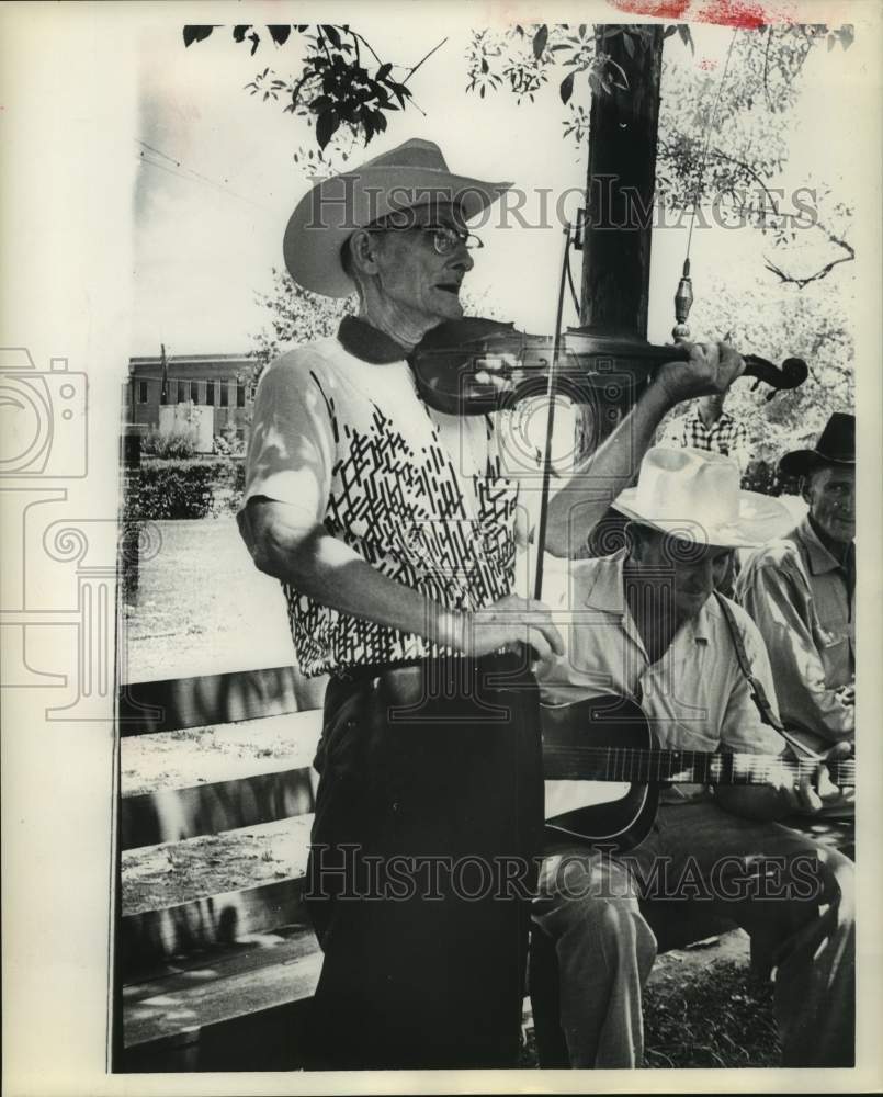 1962 Press Photo Amos Lewing and Others Performing at Frontier Days, Timpson, TX - Historic Images