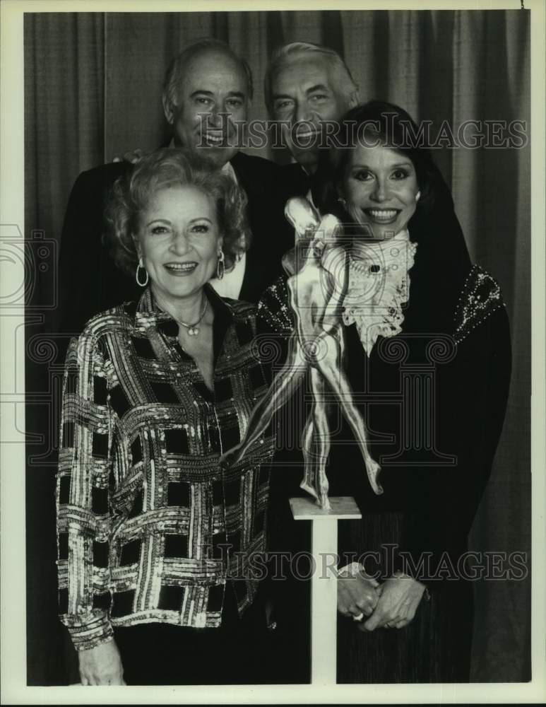 1986 Press Photo The Television Academy Hall of Fame inductees - Historic Images