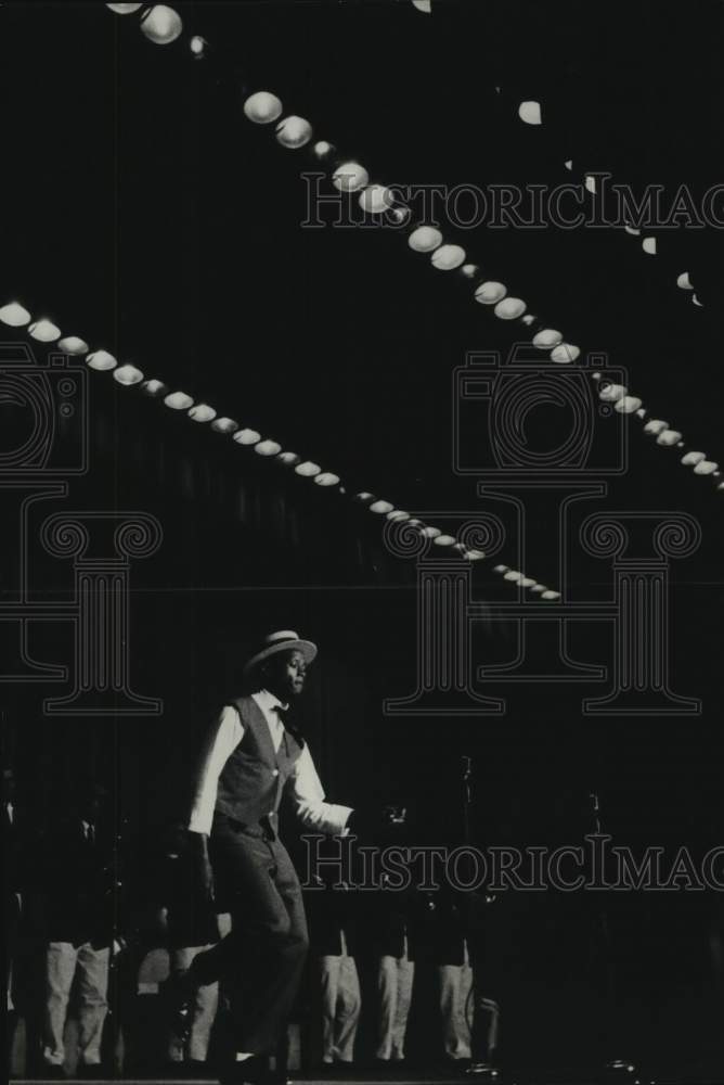 1967 Press Photo Dancer Lonnie Jordan - Historic Images