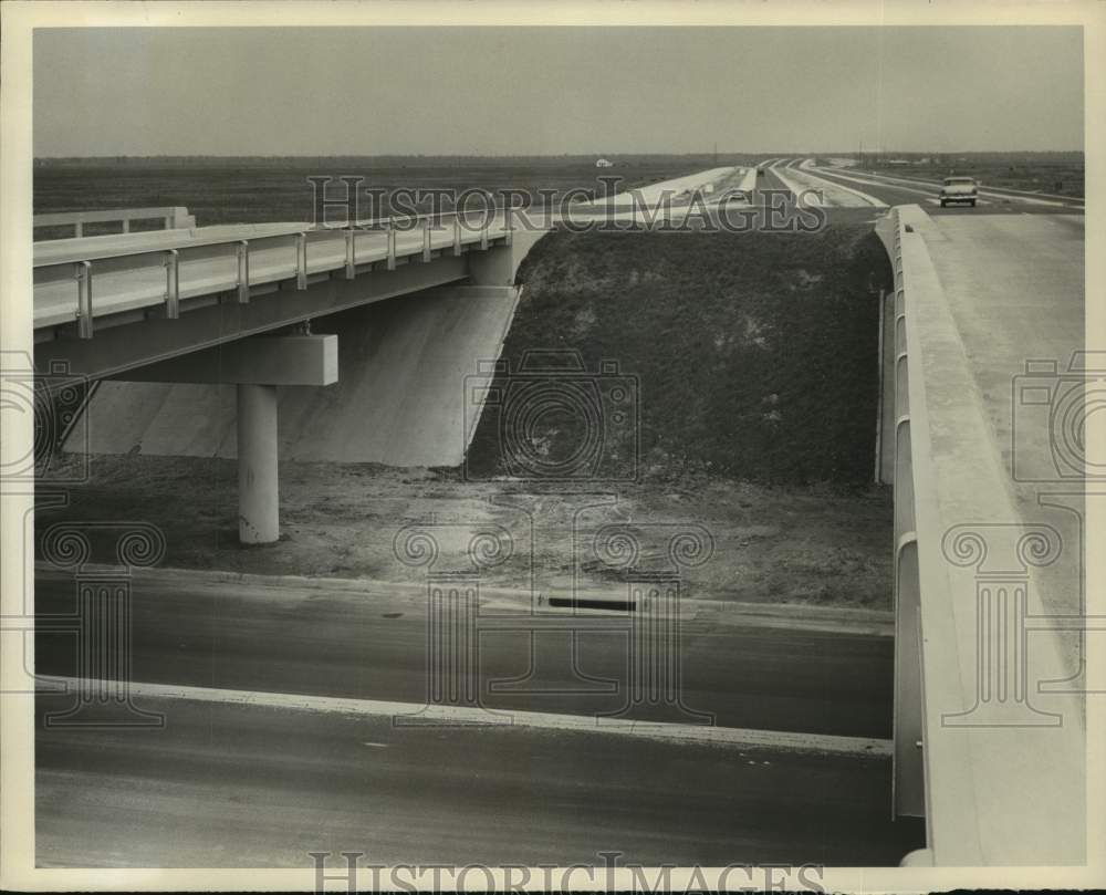 1959 Garth Road overpass of Interstate 10, Texas Highway 73-Historic Images