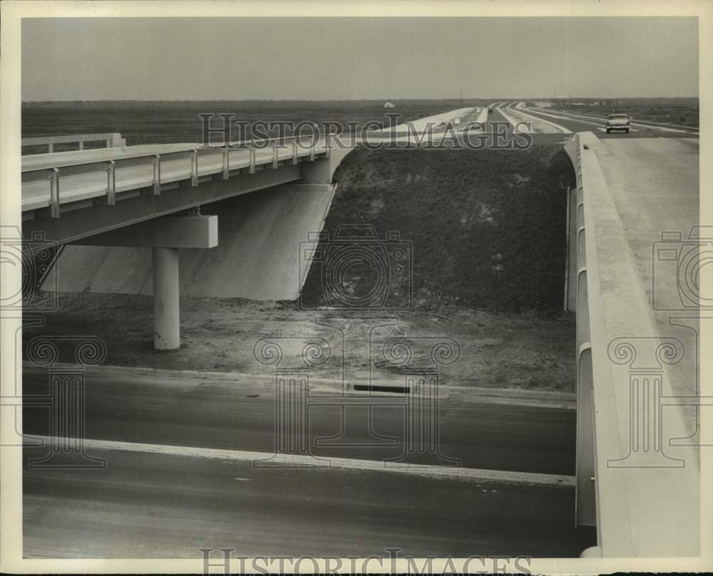 1959 Garth Road overpass of Interstate 10, Texas Highway 73-Historic Images