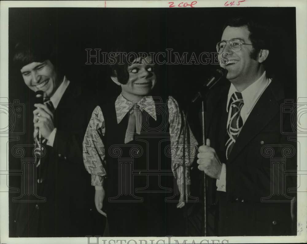 1974 Press Photo Comedy-Singing Team of Teter & McDonald Perform in Houston - Historic Images