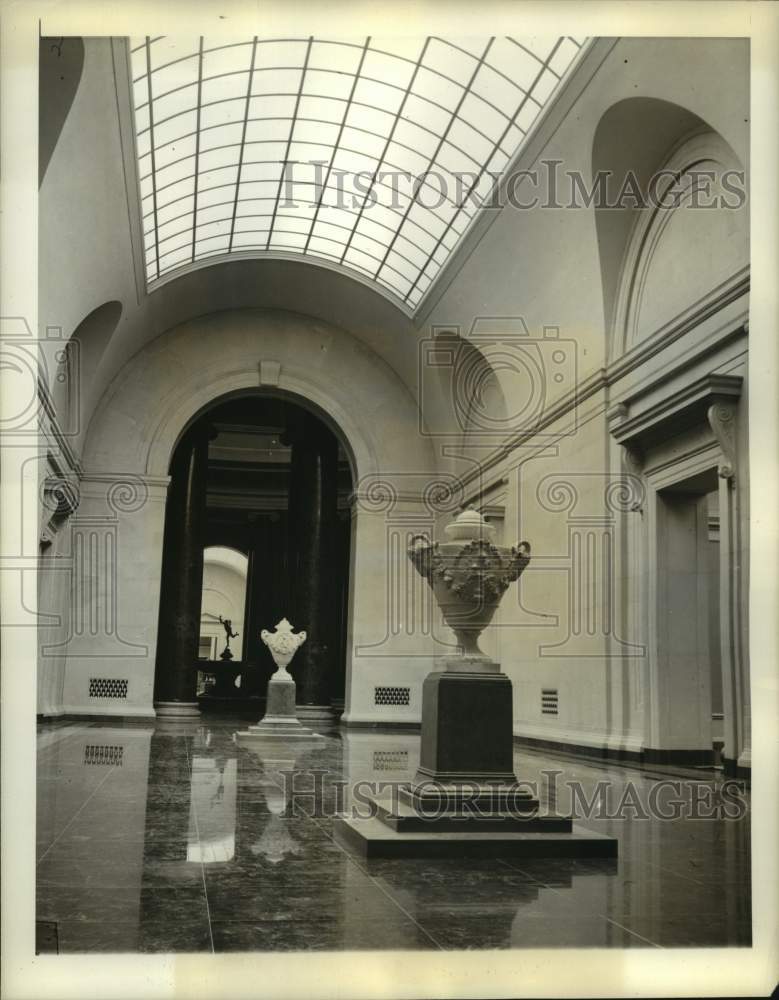 1941 Press Photo Urns by Clodion at National Gallery of Art in Washington, D.c. - Historic Images