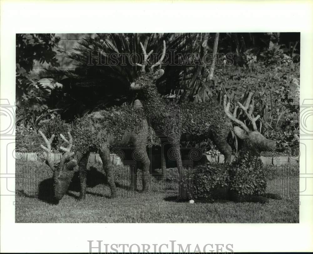 1992 Press Photo Deer topiaries at Plant House, Houston, Texas - Historic Images