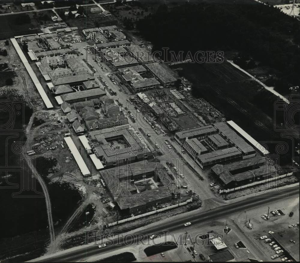 1963 Press Photo Ariel View of Trafalgar Apartments - Historic Images