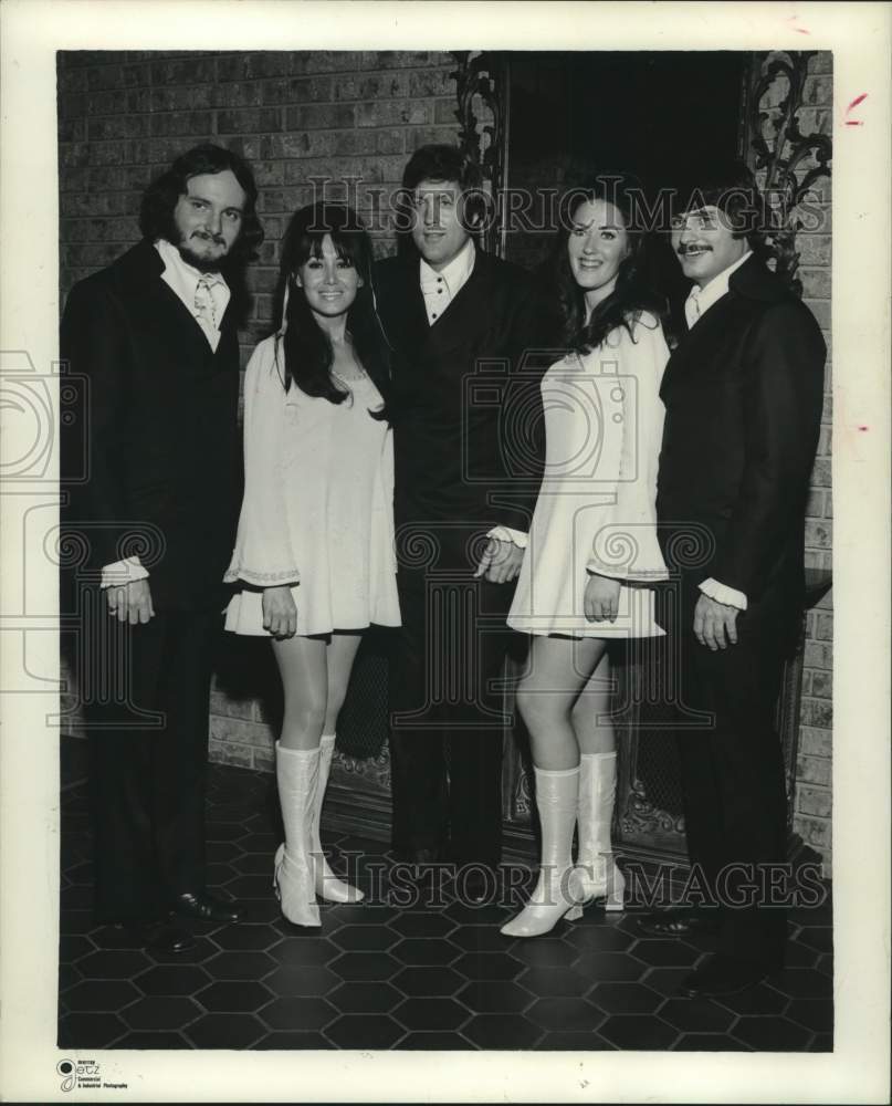 1971 Press Photo Members of The Sunshine Festival at Houston Oaks Hotel - Historic Images