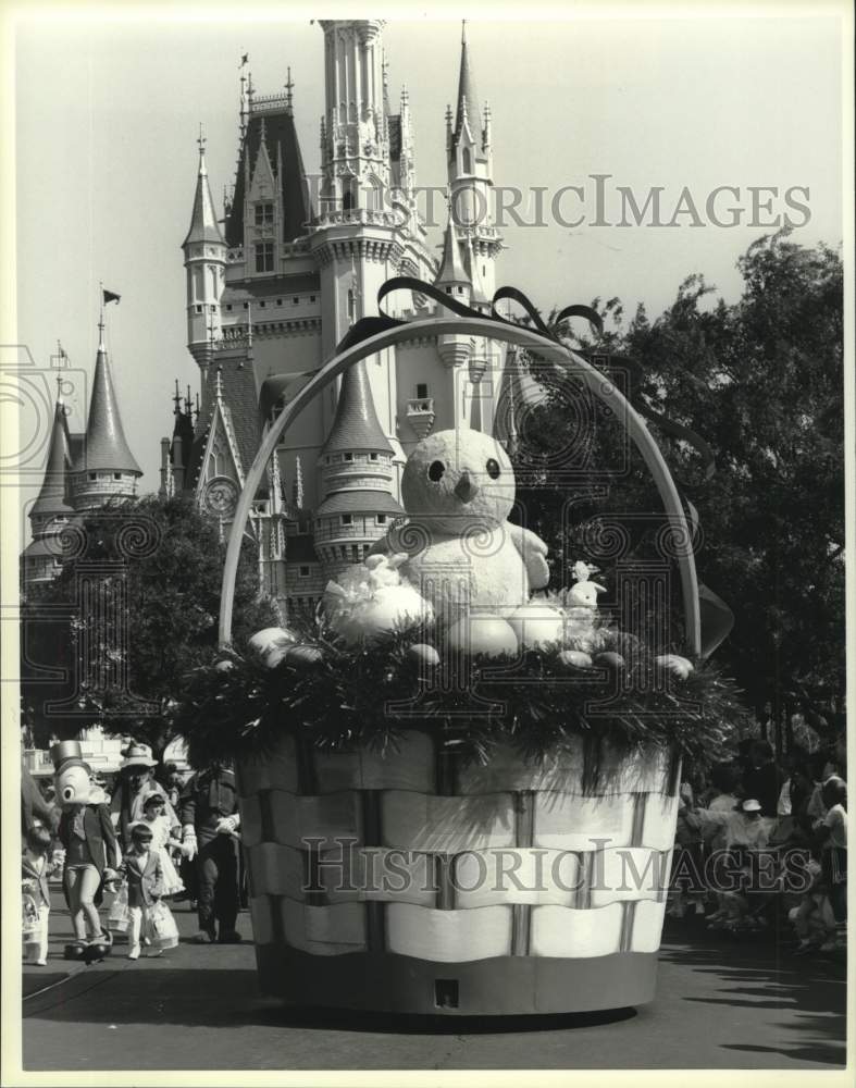 1988 Press Photo Easter basket floats in &quot;The Walt Disney World Easter Parade&quot;- Historic Images