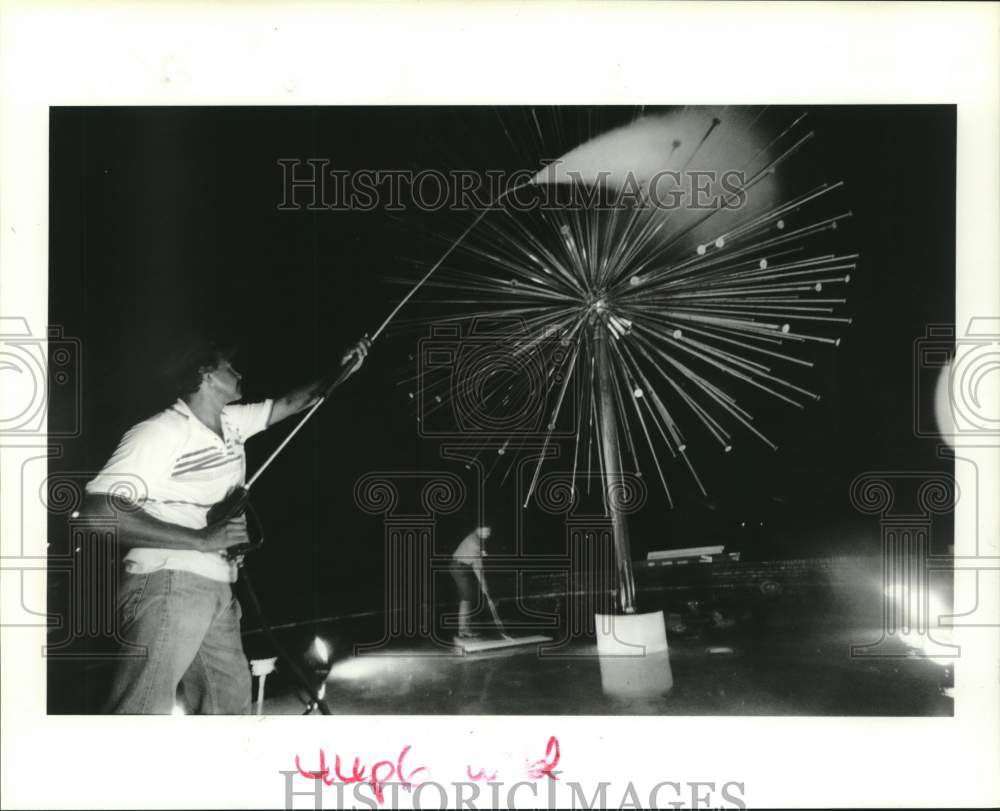 1991 Enrique Reyes, Rafael Galeno Clean Pipes of Houston Fountain - Historic Images