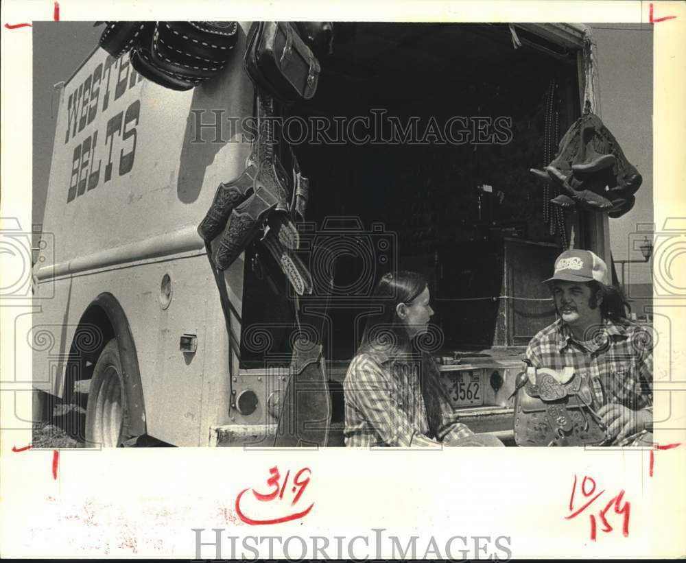 1983 James &amp; Dianne Henry Doing Some Roadside Retailing in Houston - Historic Images