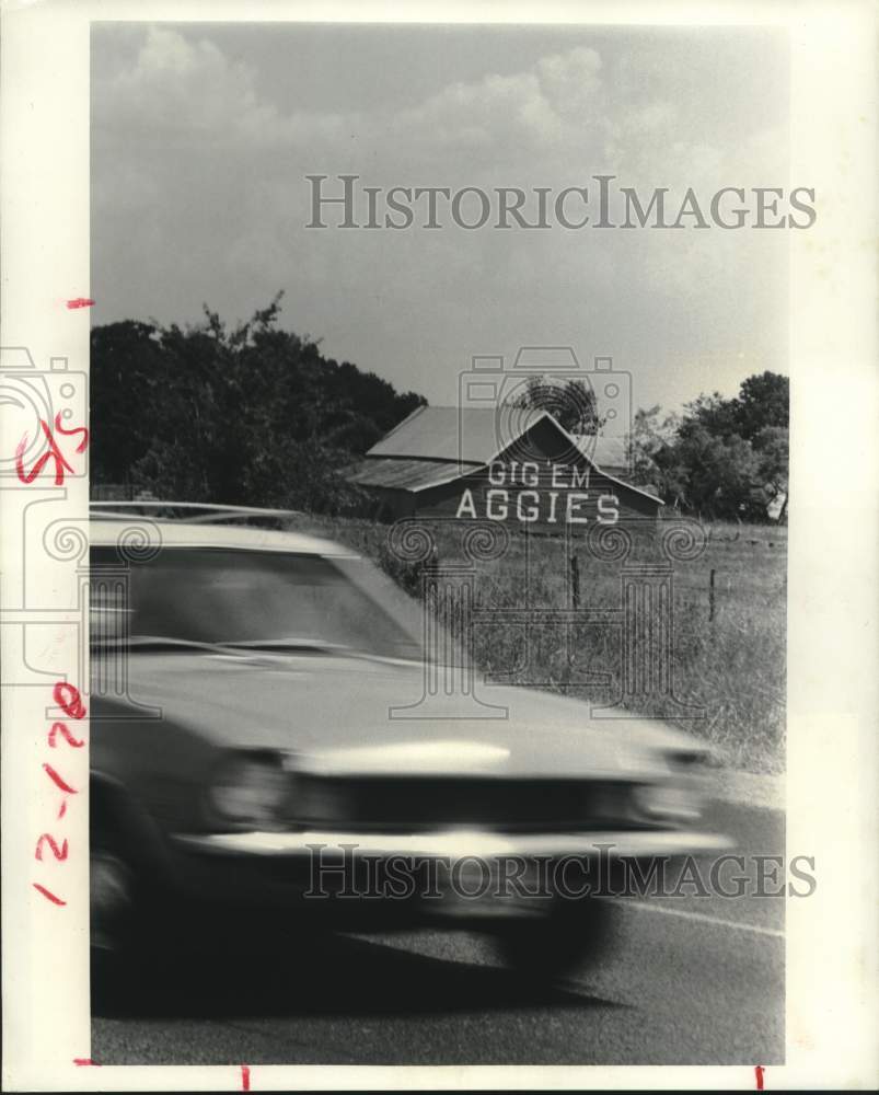 1980 Press Photo T.K. Kirkpatrick's Barn South of Marlin, Partial to Texas A&M - Historic Images