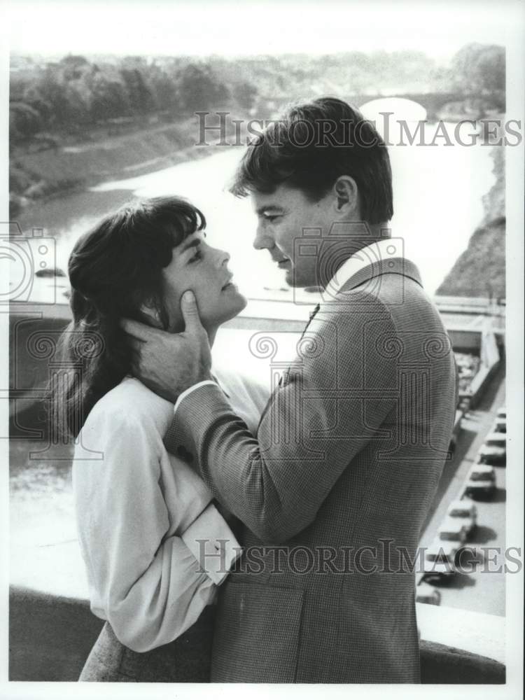 1990 Press Photo Ali McGraw and Jan-Michael Vincent in "The Winds of War" Series - Historic Images