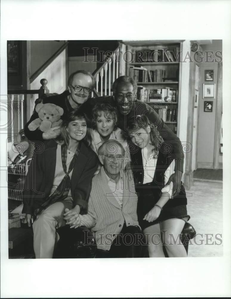 1987 Press Photo Television Cast of &quot;You Can&#39;t Take it With You&quot; Family - Historic Images