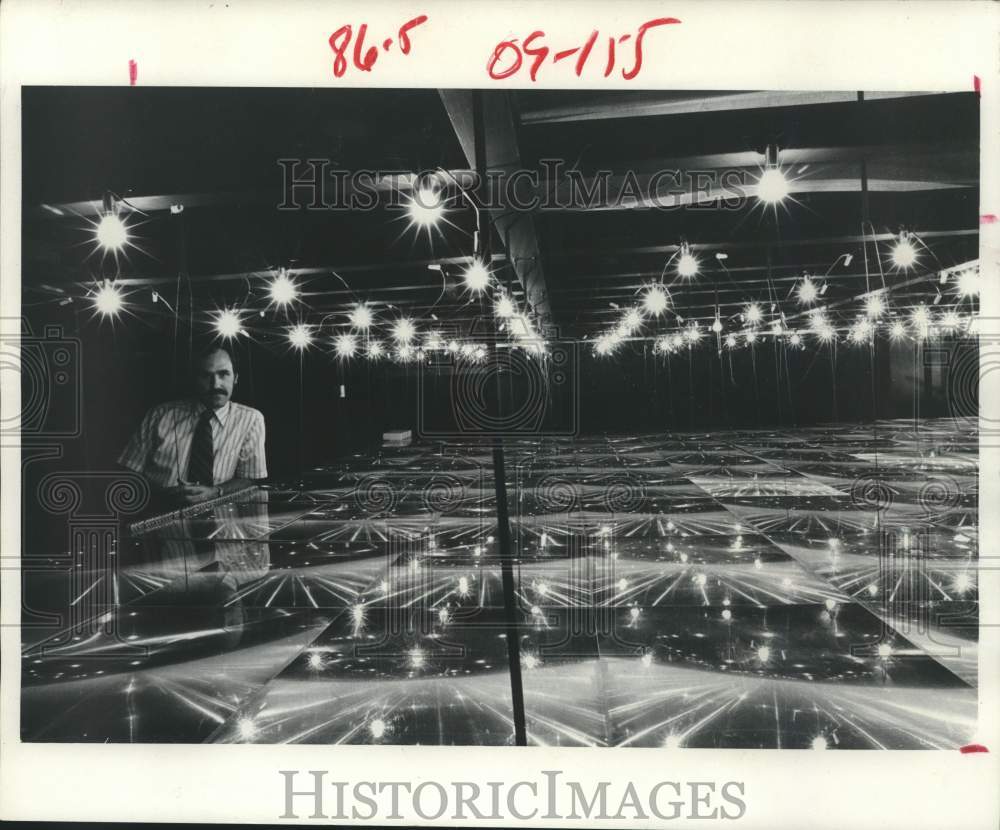 1979 Press Photo Texas A&amp;M marine biologist David Owens studying sea turtles - Historic Images