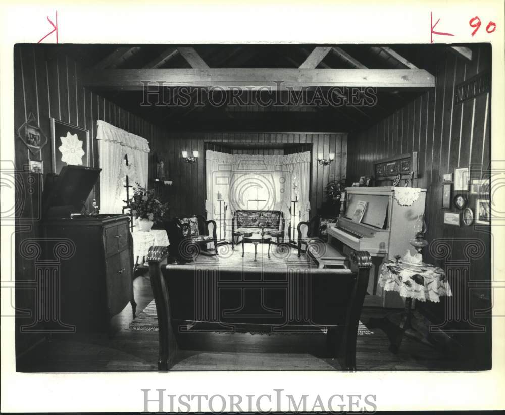 1979 Formal part of living room-West University Place, Texas - Historic Images