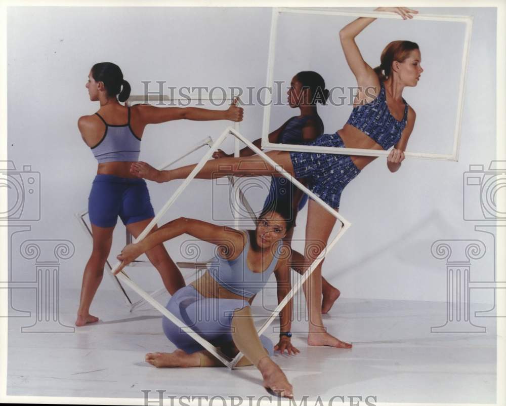 2003 Press Photo Members of the Sandra Organ Dance Company - Historic Images