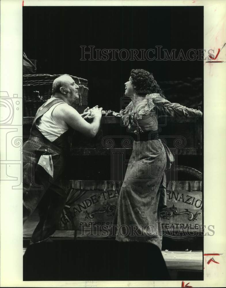 1982 Press Photo  Houston Grand Opera players in production of &quot;I Pagliacci&quot; - Historic Images