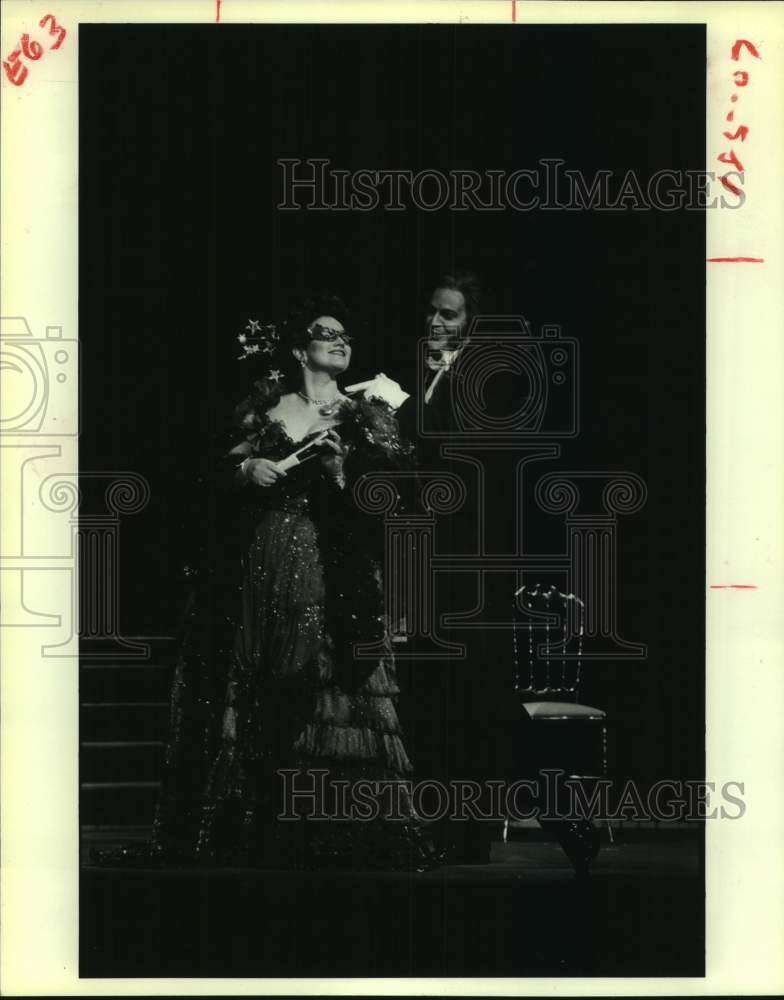 1980 Press Photo Winifred Faix Brown and Ronald Raines in "Die Fledermaus" - Historic Images