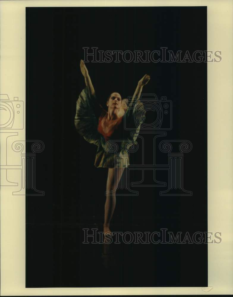 1992 Press Photo Houston Ballet's Corinne Jonas in "Nature Dances" - Historic Images