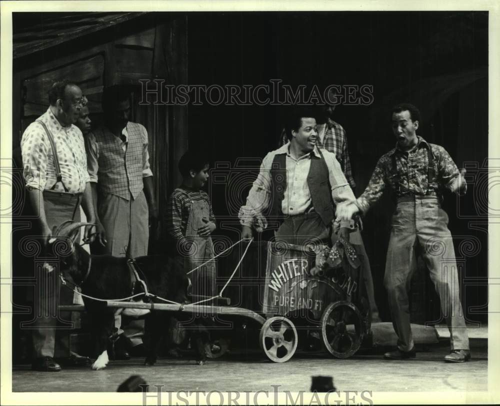 1987 Press Photo &quot;Porgy and Bess&quot; scene from Act i - Houston Grand Opera - Historic Images