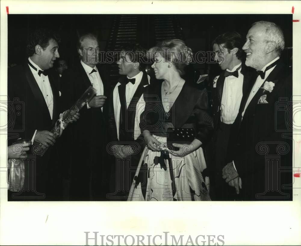 1987 Press Photo Members of Houston Grand Opera&#39;s &quot;Aida&quot; after opening night - Historic Images