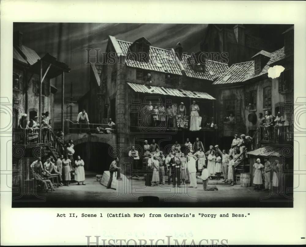 1986 Press Photo Catfish Row scene of &quot;Porgy and Bess&quot; by Houston Grand Opera - Historic Images