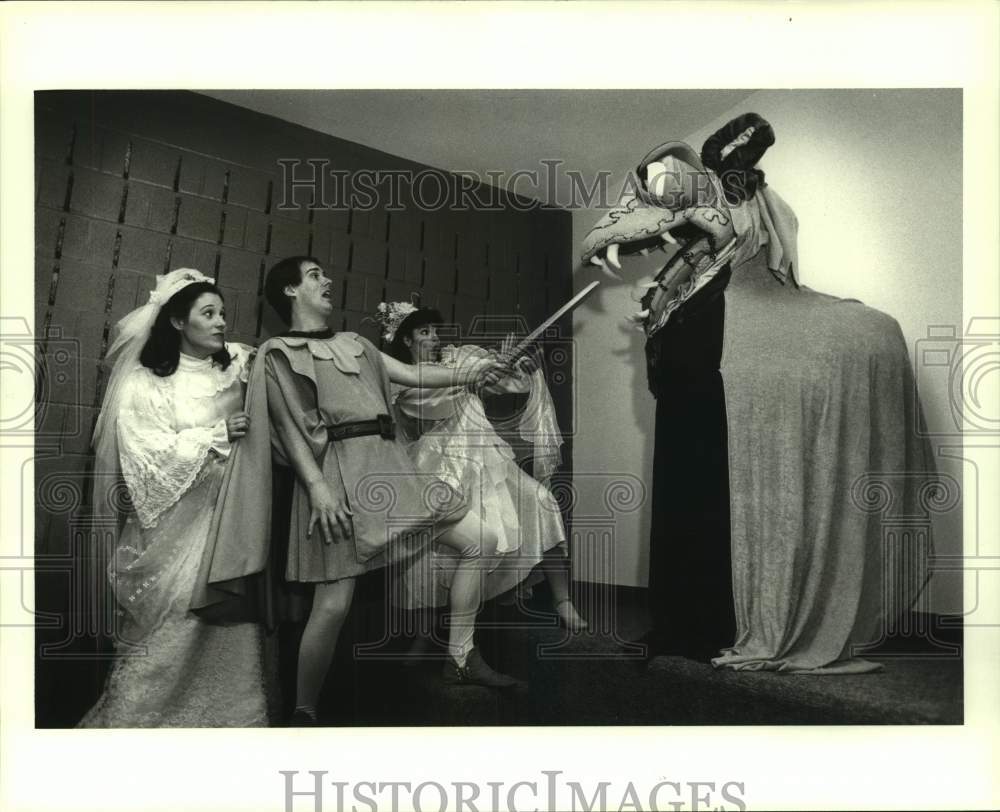 1988 Press Photo Scene from &quot;St. George and the Dragon&quot; in Houston - Historic Images