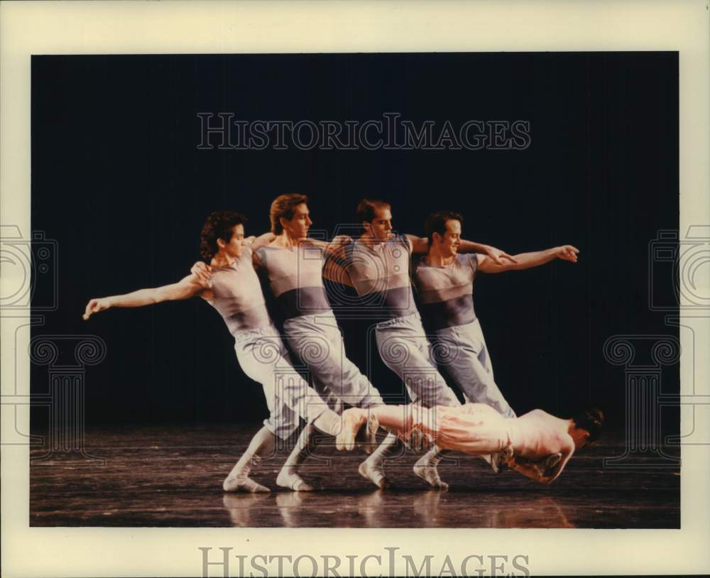 1994 Press Photo Artists of Houston Ballet in Jiri Kylian&#39;s Symphony in D - Historic Images