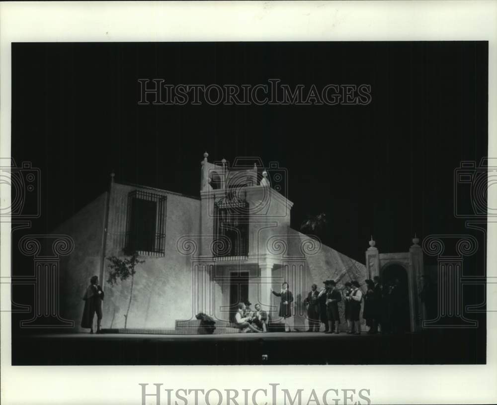 1976 Press Photo Opening scene of &quot;The Barber of Seville at Houston Grand Opera - Historic Images