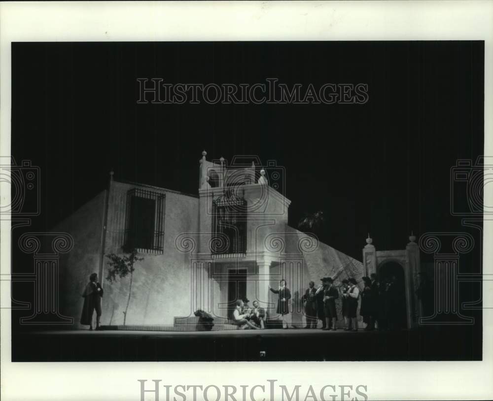 1976 Press Photo Opening scene of "The Barber of Seville at Houston Grand Opera - Historic Images