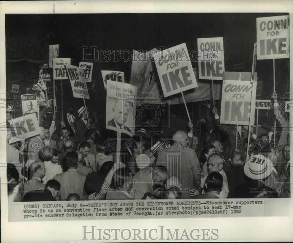 1952 Press Photo Eisenhower supporters on Republican Convention floor in Chicago - Historic Images