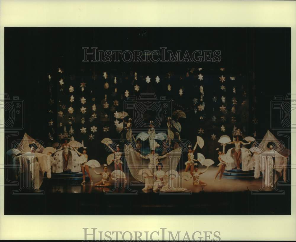 1993 Press Photo Scene from "Sayonara" by TUTS in Houston - Historic Images