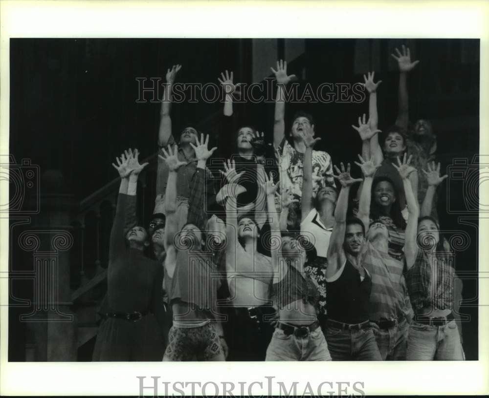 1993 Press Photo Scene from "Fame" by Theater Under the Stars, Houston - Historic Images