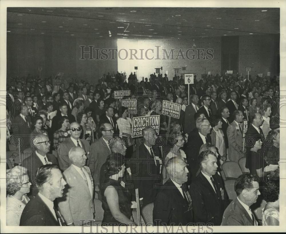 1964 Group of Republicans Crowd Into Room in Texas - Historic Images