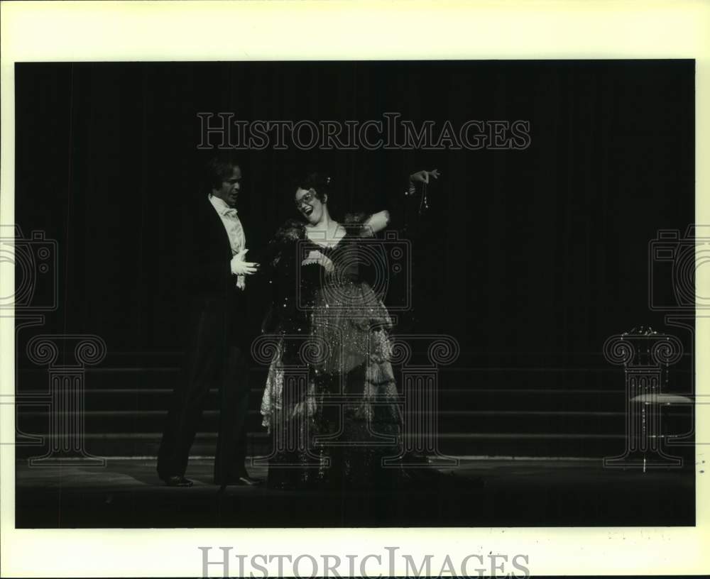 1980 Press Photo Scene from Act II, Die Fledermaus at the Houston Grand Opera - Historic Images