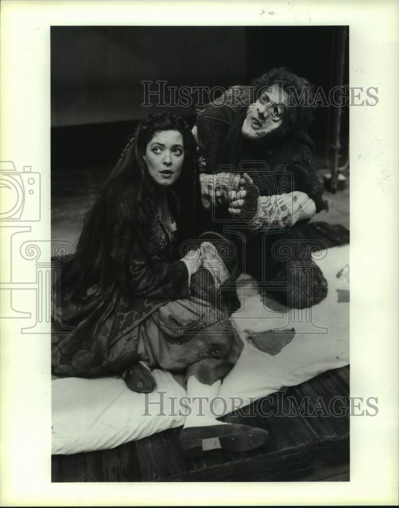 1988 Press Photo Houston Ballet dancers perform in "Notre Dame de Paris" - Historic Images