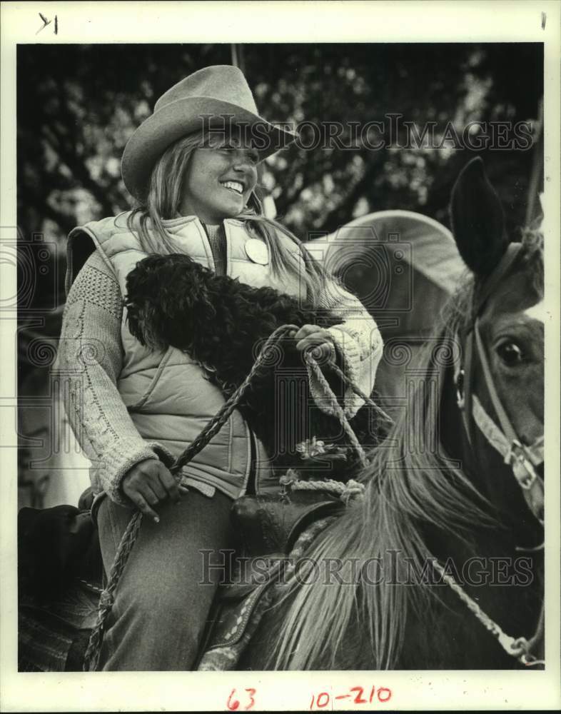 1985 Press Photo Cathy Martin in Houston Livestock Show and Rodeo parade - Historic Images