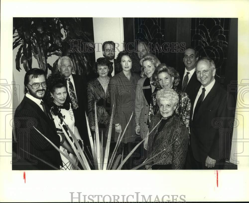 1990 Press Photo TUTS Sweethearts Posing with Mr and Mrs Robert Goulet - Historic Images